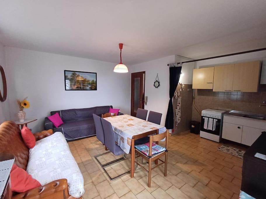 Casa Vacanza Leonardo Apartment Chambave Exterior photo