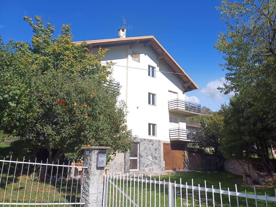 Casa Vacanza Leonardo Apartment Chambave Exterior photo